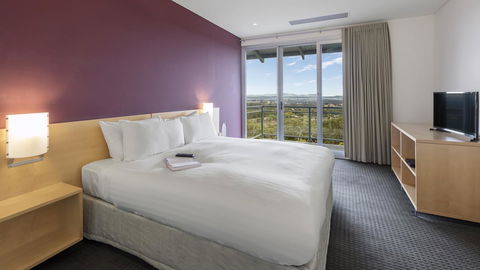 Oaks Cypress Lakes Resort - Lightning Ridge Tourism 5