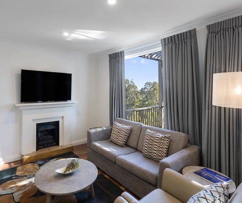 Oaks Cypress Lakes Resort - Lightning Ridge Tourism 34