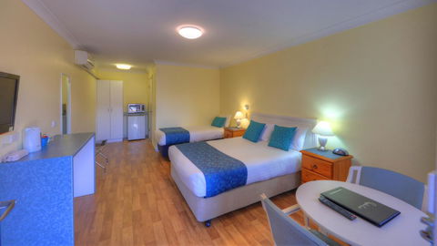 Pelican Motor Inn - Lightning Ridge Tourism 5