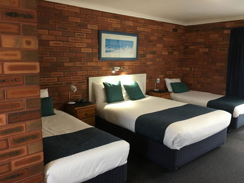 Pelican Motor Inn - Lightning Ridge Tourism 14