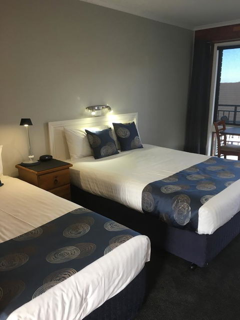 Pelican Motor Inn - Lightning Ridge Tourism 6
