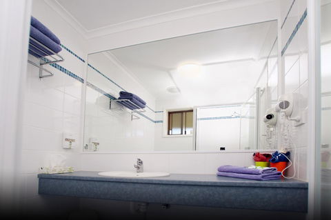 Pelican Motor Inn - Lightning Ridge Tourism 30