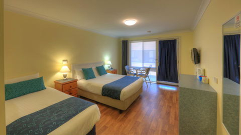 Pelican Motor Inn - Lightning Ridge Tourism 20