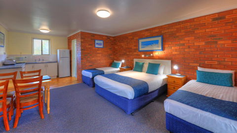 Pelican Motor Inn - Lightning Ridge Tourism 4