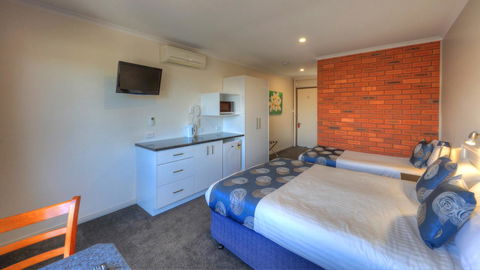 Pelican Motor Inn - Lightning Ridge Tourism 3
