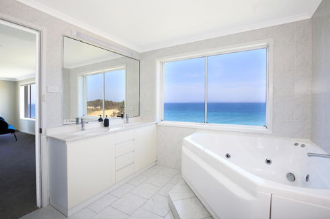 Neptune I Absolute Beachfront I Stunning Views - Lightning Ridge Tourism 18