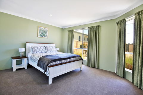Neptune I Absolute Beachfront I Stunning Views - Lightning Ridge Tourism 15