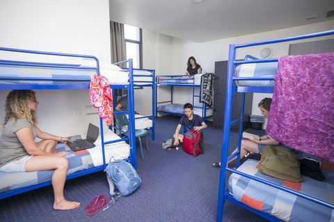 YHA Sydney Central - Lightning Ridge Tourism 14