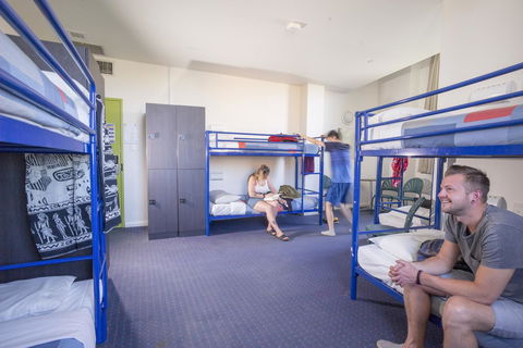YHA Sydney Central - Lightning Ridge Tourism 12