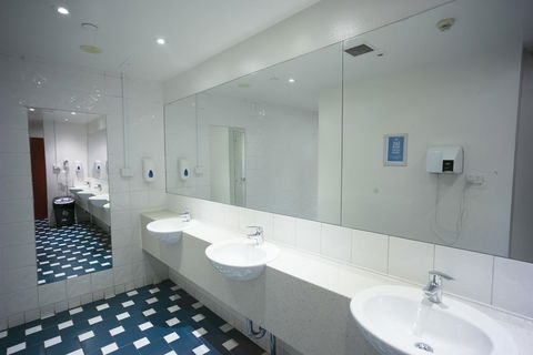 YHA Sydney Central - Lightning Ridge Tourism 11