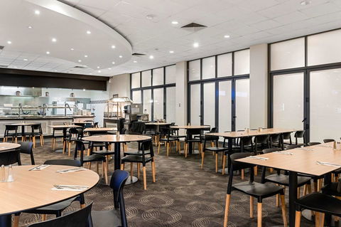Quality Hotel Rules Club Wagga - Lightning Ridge Tourism 13