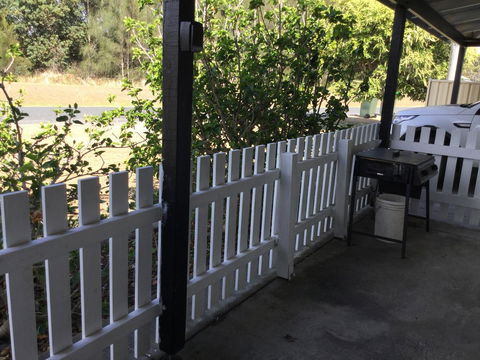 Hat Head Beach Cottage 1 - Lightning Ridge Tourism 8