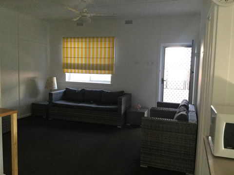 Hat Head Beach Cottage 1 - Lightning Ridge Tourism 19