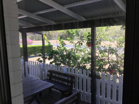 Hat Head Beach Cottage 1 - Lightning Ridge Tourism 9