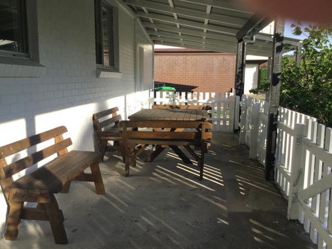 Hat Head Beach Cottage 1 - Lightning Ridge Tourism 13