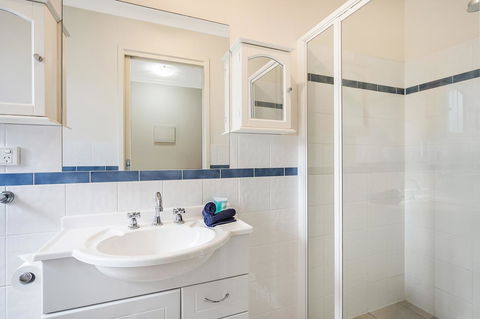 Sails Luxury Apartments Merimbula - Lightning Ridge Tourism 24