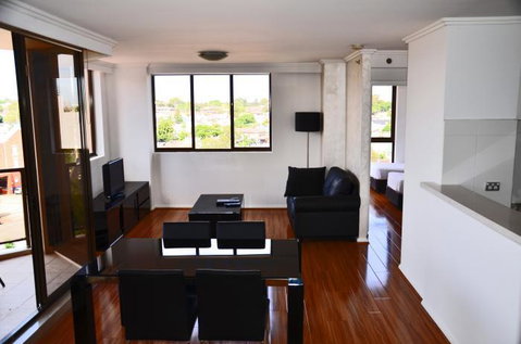 Fiori Apartments - Lightning Ridge Tourism 35