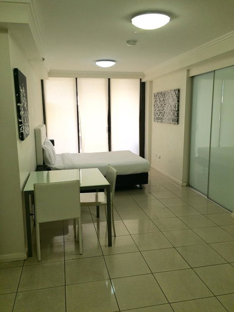Fiori Apartments - Lightning Ridge Tourism 14