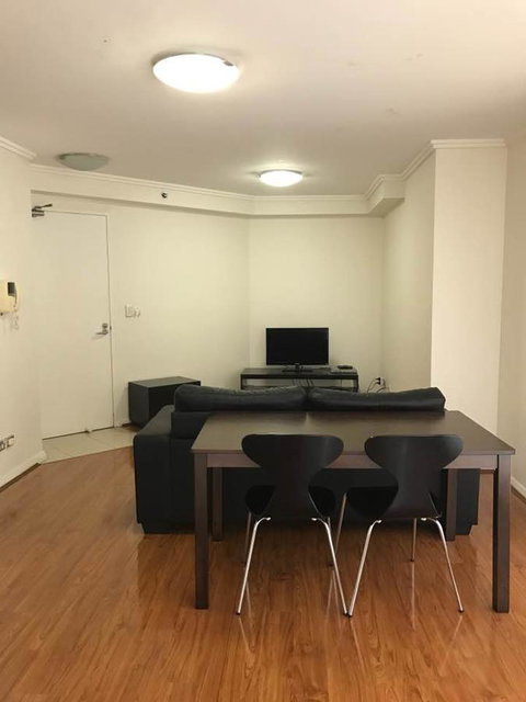 Fiori Apartments - Lightning Ridge Tourism 18