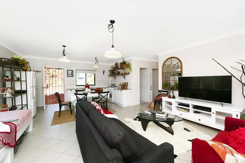 The Woods Farm Jervis Bay - Lightning Ridge Tourism 16