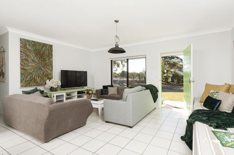 The Woods Farm Jervis Bay - Lightning Ridge Tourism 44