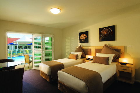 Oaks Port Stephens Pacific Blue Resort - Lightning Ridge Tourism 6