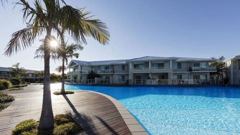 Oaks Port Stephens Pacific Blue Resort - Lightning Ridge Tourism 0