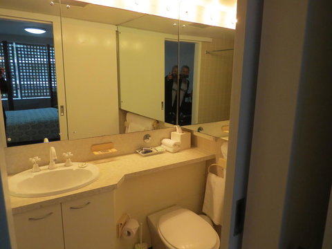 Manly Paradise Motel & Apartments - Lightning Ridge Tourism 39