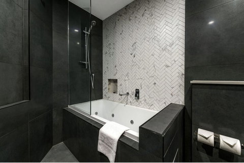 Holiday Inn & Suites - Parramatta Marsden Street, An IHG Hotel - Lightning Ridge Tourism 6