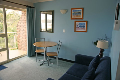 Sapphire Waters Motor Inn - Lightning Ridge Tourism 41