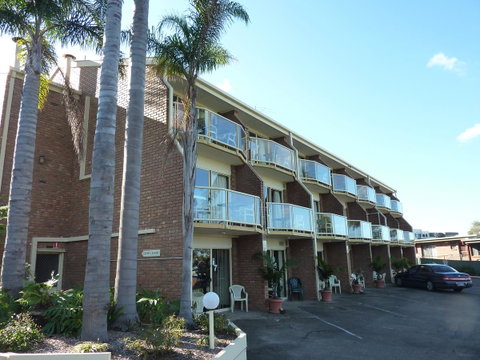 Sapphire Waters Motor Inn - Lightning Ridge Tourism 34