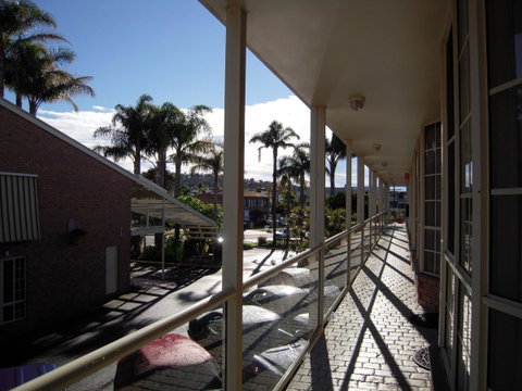 Sapphire Waters Motor Inn - Lightning Ridge Tourism 43