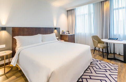 The Grace Hotel - Lightning Ridge Tourism 24