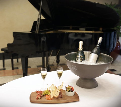 The Grace Hotel - Lightning Ridge Tourism 23