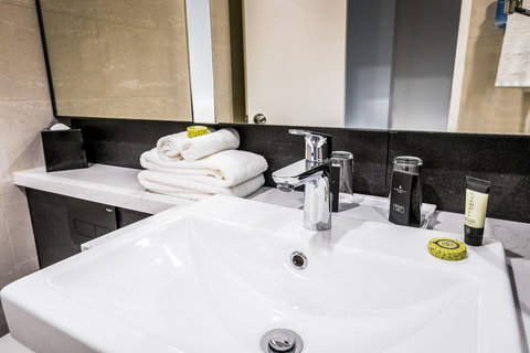 The Grace Hotel - Lightning Ridge Tourism 27