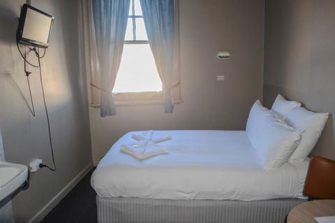 Commercial Hotel Motel Lithgow - Lightning Ridge Tourism 24