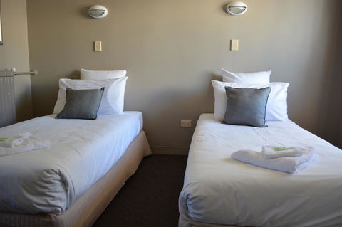 Commercial Hotel Motel Lithgow - Lightning Ridge Tourism 30