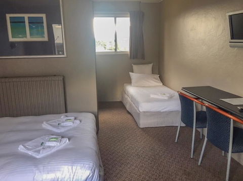 Commercial Hotel Motel Lithgow - Lightning Ridge Tourism 11