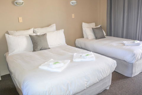 Commercial Hotel Motel Lithgow - Lightning Ridge Tourism 5
