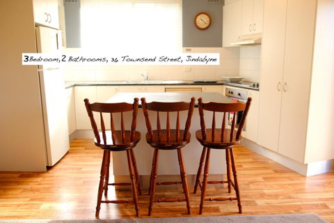 Full Circle Apartments - Lightning Ridge Tourism 15