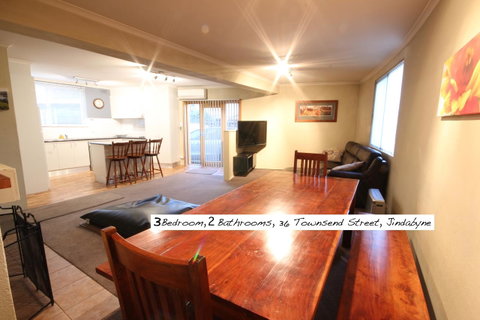 Full Circle Apartments - Lightning Ridge Tourism 10