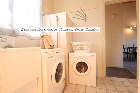 Full Circle Apartments - Lightning Ridge Tourism 29