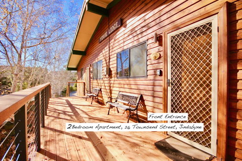 Full Circle Apartments - Lightning Ridge Tourism 25