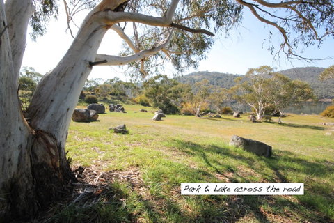 Full Circle Apartments - Lightning Ridge Tourism 33