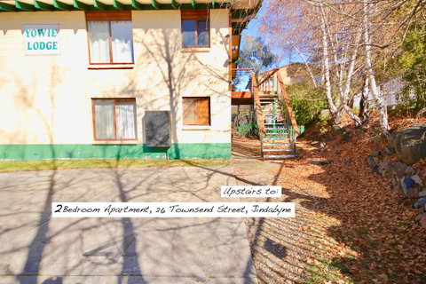 Full Circle Apartments - Lightning Ridge Tourism 31