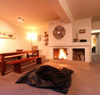 Full Circle Apartments - Lightning Ridge Tourism