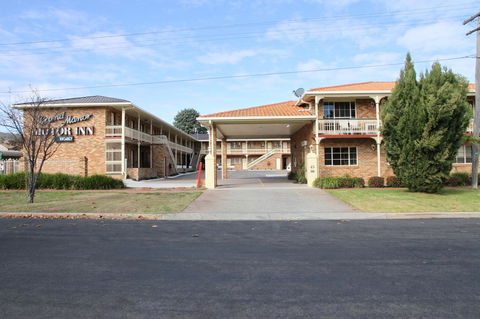 Grand Manor Motor Inn - Lightning Ridge Tourism 2