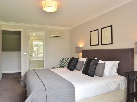Villa 3br Margarita Villa Located Within Cypress Lakes Resort - Lightning Ridge Tourism 1