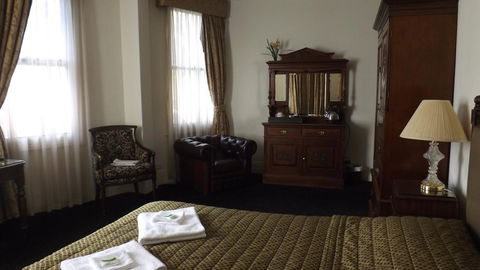 Royal Exhibition Hotel - Lightning Ridge Tourism 42