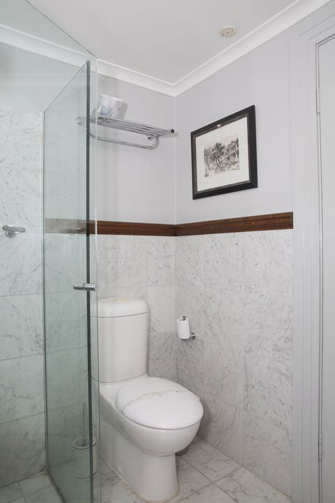 Royal Exhibition Hotel - Lightning Ridge Tourism 36